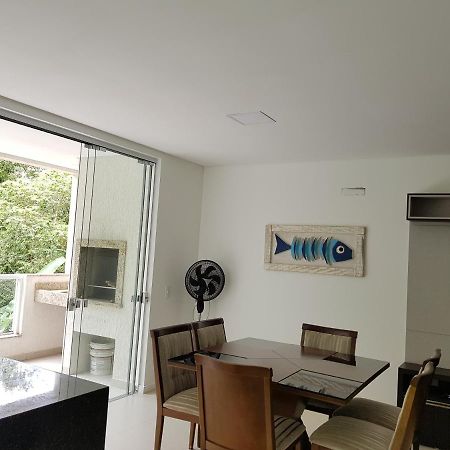 Апартаменты Apartamento 200M Da Praia Бомбиньяс Экстерьер фото