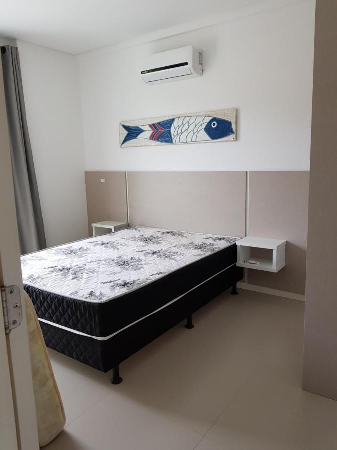Апартаменты Apartamento 200M Da Praia Бомбиньяс Экстерьер фото