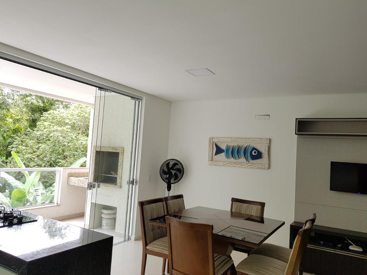 Апартаменты Apartamento 200M Da Praia Бомбиньяс Экстерьер фото